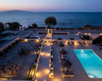 En Plo Boutique Suites - Oia - Piscina