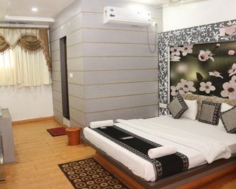 Hotel Amrapali Pachmarhi - Pachmarhi - Habitación