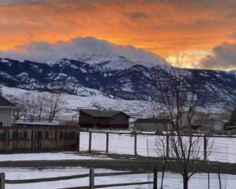 Elk Haven House - Less than 5 min from Yellowstone Park! Beautiful views! - Gardiner - Venkovní prostory