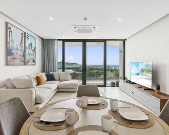 B-1502 Stunning 2 bedroom Ocean view - Cole Bay - Dining room