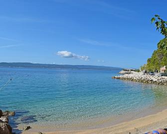 Buljan apartment no. 1 - Brela - Strand