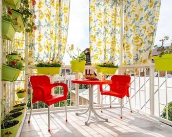 Lowell Hotel - Tbilisi - Balcony