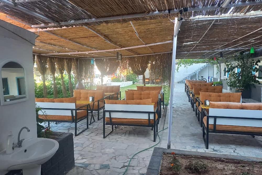 إمرينز أوتل - سسمى - شرفة مرصوفة