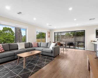 Bungunyah Apartments - Melbourne - Living room