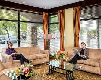 Days Inn by Wyndham Edmonton Downtown - Edmonton - Lounge