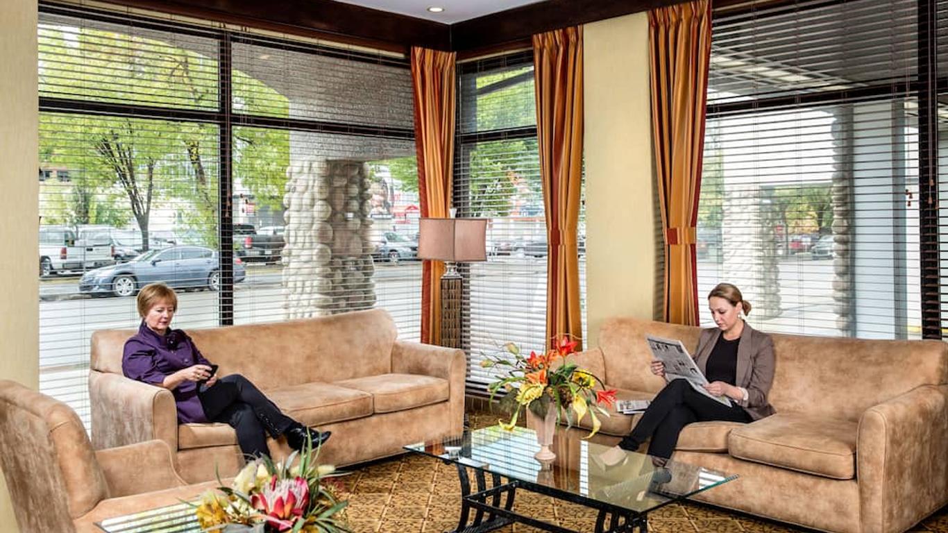 Days Inn by Wyndham Edmonton Downtown