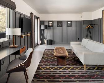 The Coachman Hotel - South Lake Tahoe - Living room