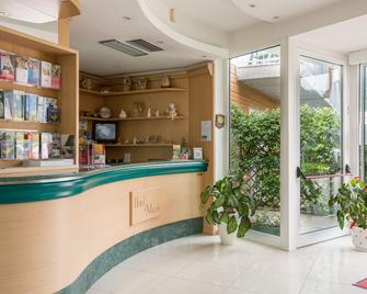 Hotel Al Maso - Riva del Garda - Recepción