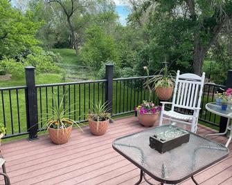 3-bedroom house in lovely Pierre with AC, WiFi. Super host on the other site - Pierre - Balcony