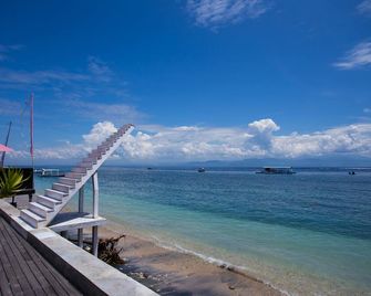 Rijet Villa beach & restaurant - Nusa Penida