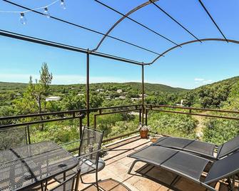 Amazing Home In St André De Roqueper - Montclus - Balcón