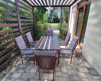 Holiday apartment near the beach with wifi - Szántód - Patio
