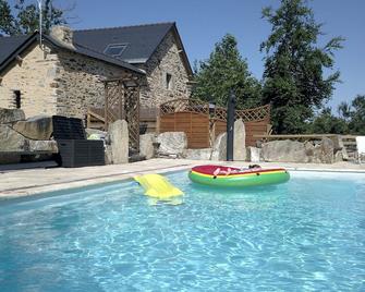Gîte avec piscine entre Redon et la Roche Bernard - Redon - Pool