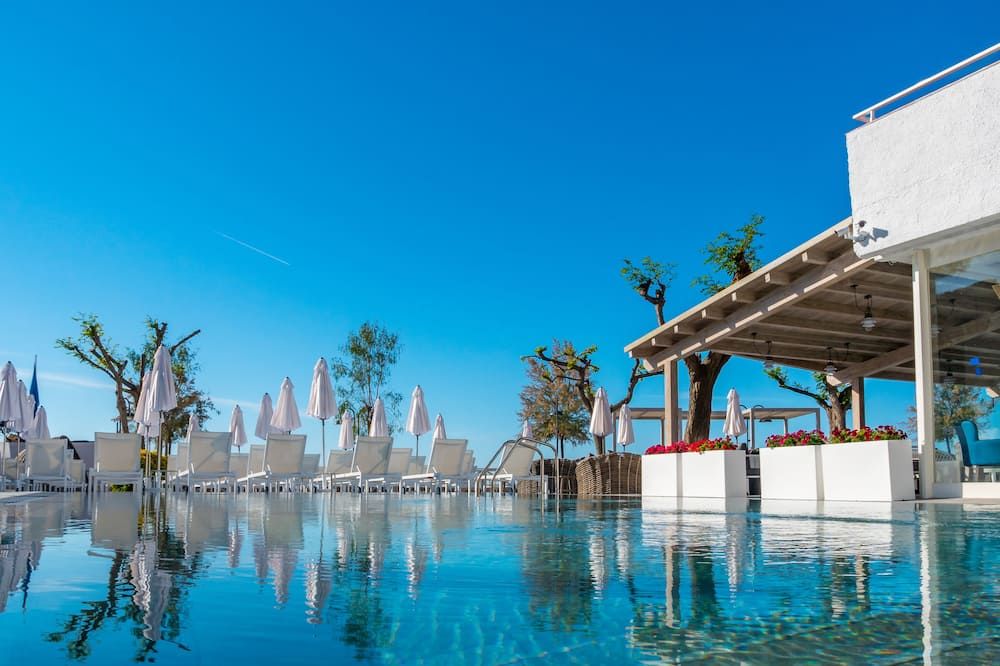 Golden Mar Menuda - טוסה דה מאר - בריכה