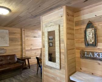 Cabin B at Smith Lake Alabama Cabins - Cullman