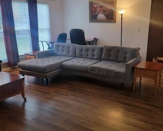 Ranch House In Historic Dublin With Gara - Dublin - Living room