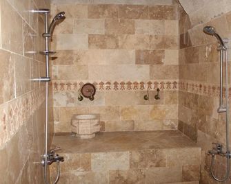 Coco Cave - גורמה - חדר רחצה