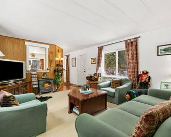 Sky Zen Retreat - Gold Bar - Living room