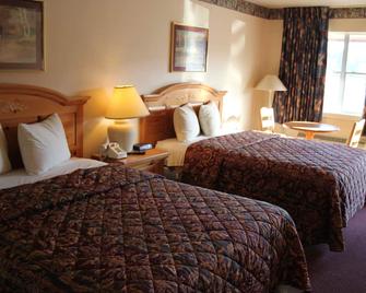 Lakeside Inn And Suites - Mathis - Bedroom