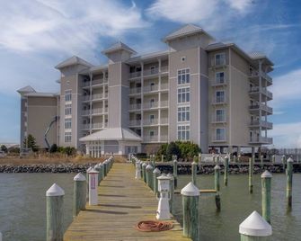 Walk to Main St Condo with Pool Access in Crisfield - Crisfield - Building