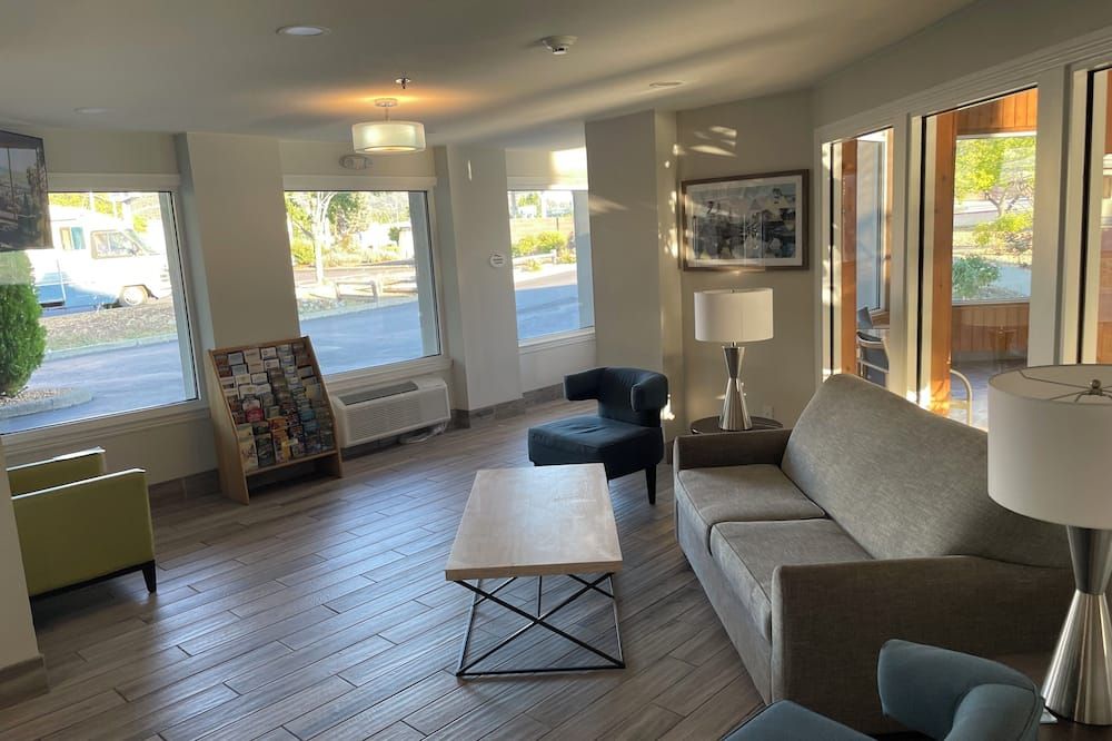 Baymont by Wyndham Yreka - Yreka - Huiskamer