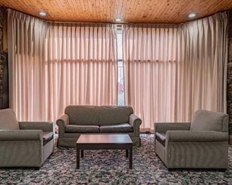 Ada Queen|kitchen|nsmk - Pocatello - Lounge