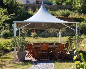 Hôtel Aster Restaurant Aux Arcades - Val-de-Briey - Patio