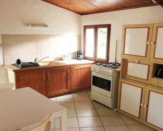 Lou Cabres in old farmhouse, very quiet - Mollans-sur-Ouvèze - Cocina