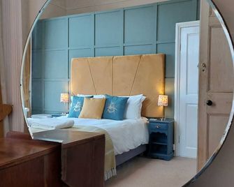 Laston House - Ilfracombe - Building