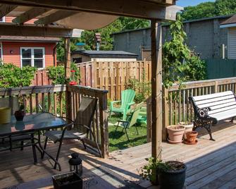 The Secret Garden - Crystal Beach - Patio