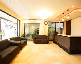 Hotel Aarya Inn - Raipur - Recepción