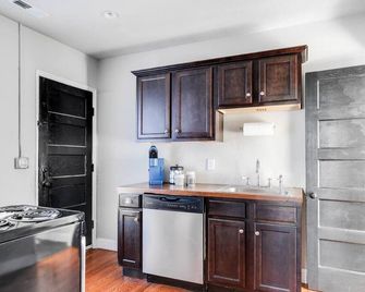 Tranquil Escape in Church Hill Near Libby Park - Richmond - Kitchen