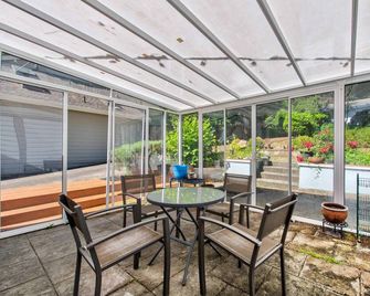 Stunning Sammamish Lake View Home near Weowna Park - Bellevue