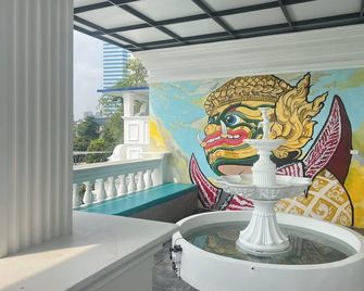 V20 Boutique Jacuzzi Hotel - Bangkok - Varanda
