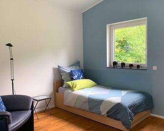 Beautifully located holiday house with garden - Vallendar - Habitación