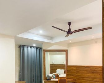 Hotel Ambarish - Guwahati - Bedroom