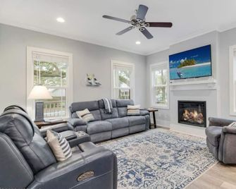 Southport Live Oak Cottage - Southport - Obývací pokoj