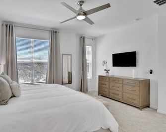 2382zbp- Solara Resort 5 Bedroom Townhouse by RedAwning - Davenport - Schlafzimmer