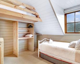 Alpine Sadler Retreat - Merrijig - Bedroom