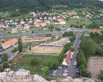 Discover Balaton - Sumeg in a new-build house - Sümeg - Vista del exterior