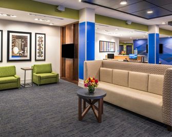 Holiday Inn Express & Suites Tampa North - Wesley Chapel By IHG - Wesley Chapel - Lounge