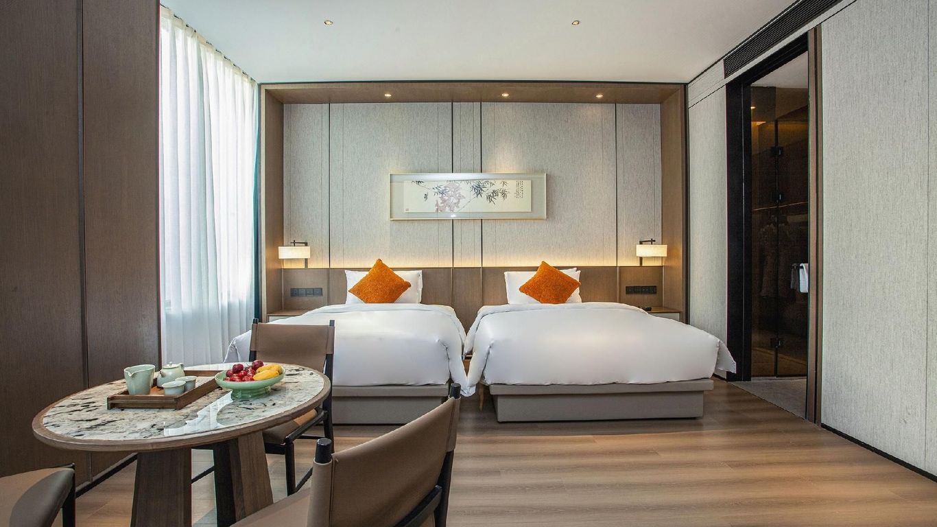 Slender West Lake Hot Spring Resort Yangzhou