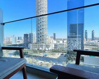 LUX Studio Apt - Skyline Views - Dubai