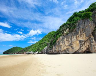 Ther Villa - Pran Buri - Beach