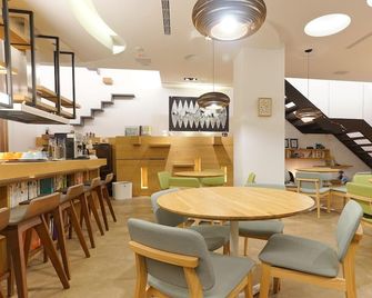 Doris Home - Yuchi Township - Restaurante