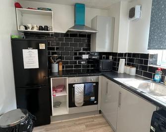 Stunning 1 bedroom apartment in Dagenham - Dagenham - Kitchen
