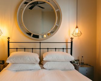 Crown Hotel Stamford - Stamford - Ložnice