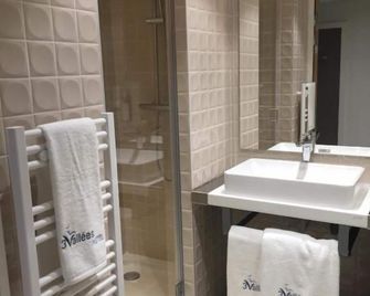 Hotel Les 3 Vallées - Saran - Salle de bain