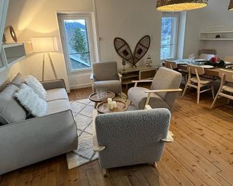 NEW : Maison avec vue Montagne - Le Mont-Dore - Living room