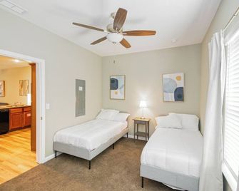 Relaxing 3bd 3bath Tallahassee Condo - Tallahassee - Bedroom